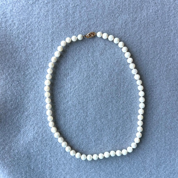 Cultured Freshwater Pearl Choker - Picture 1 of 2